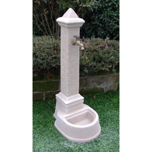 Fontana a colonna colore beige BRI1348475